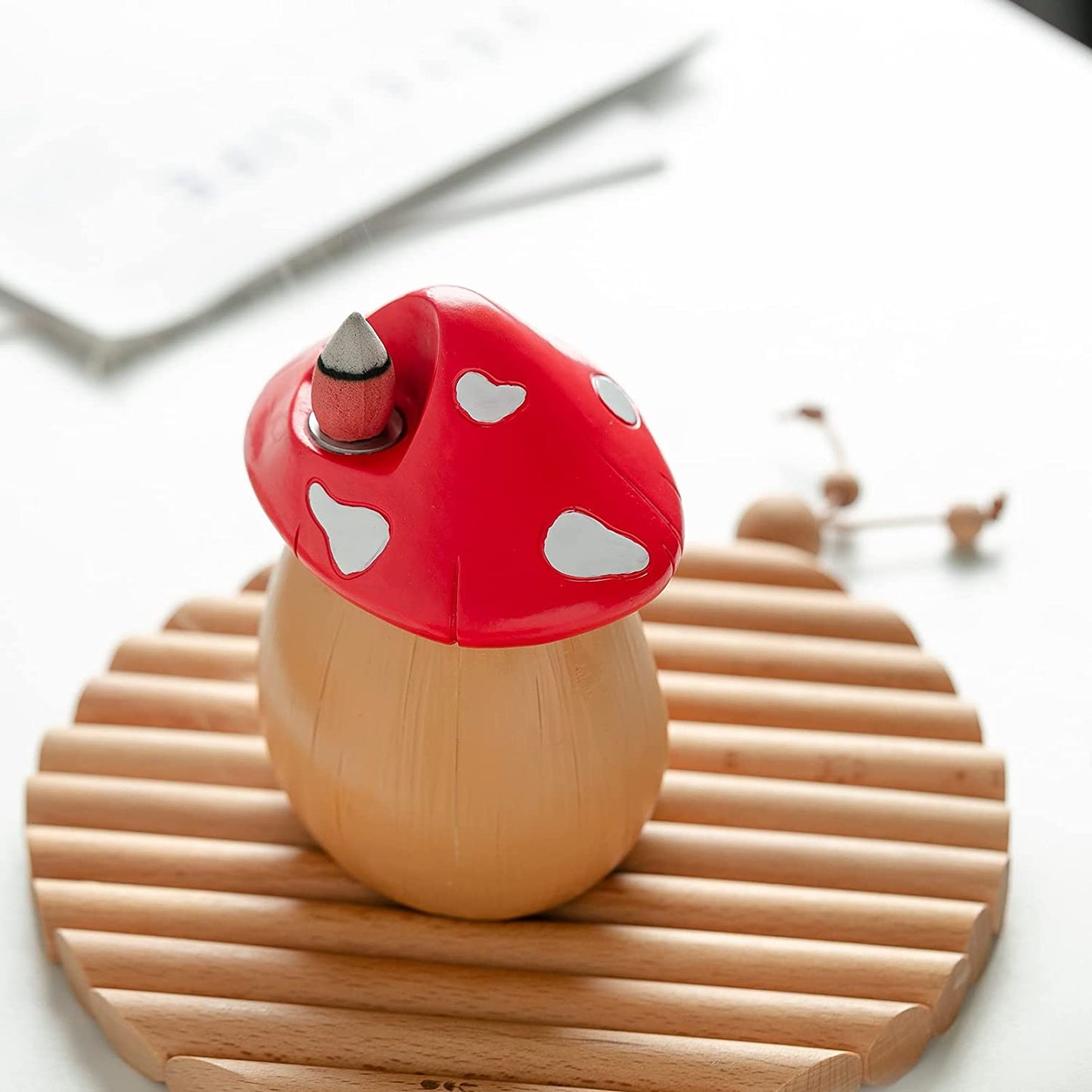 Cute Mushroom Incense Holder with 60 Incense Cones, Brown