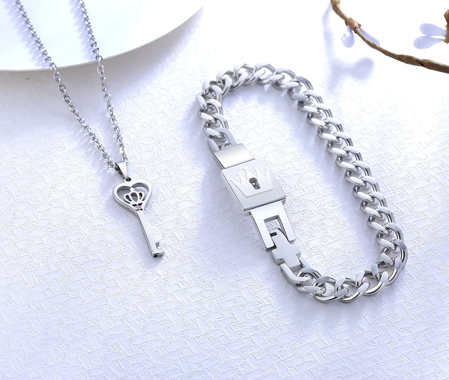 His & Hers Matching Set King Queen Couple Key Lock Bracelet Pendant Set in a Box, A Pair