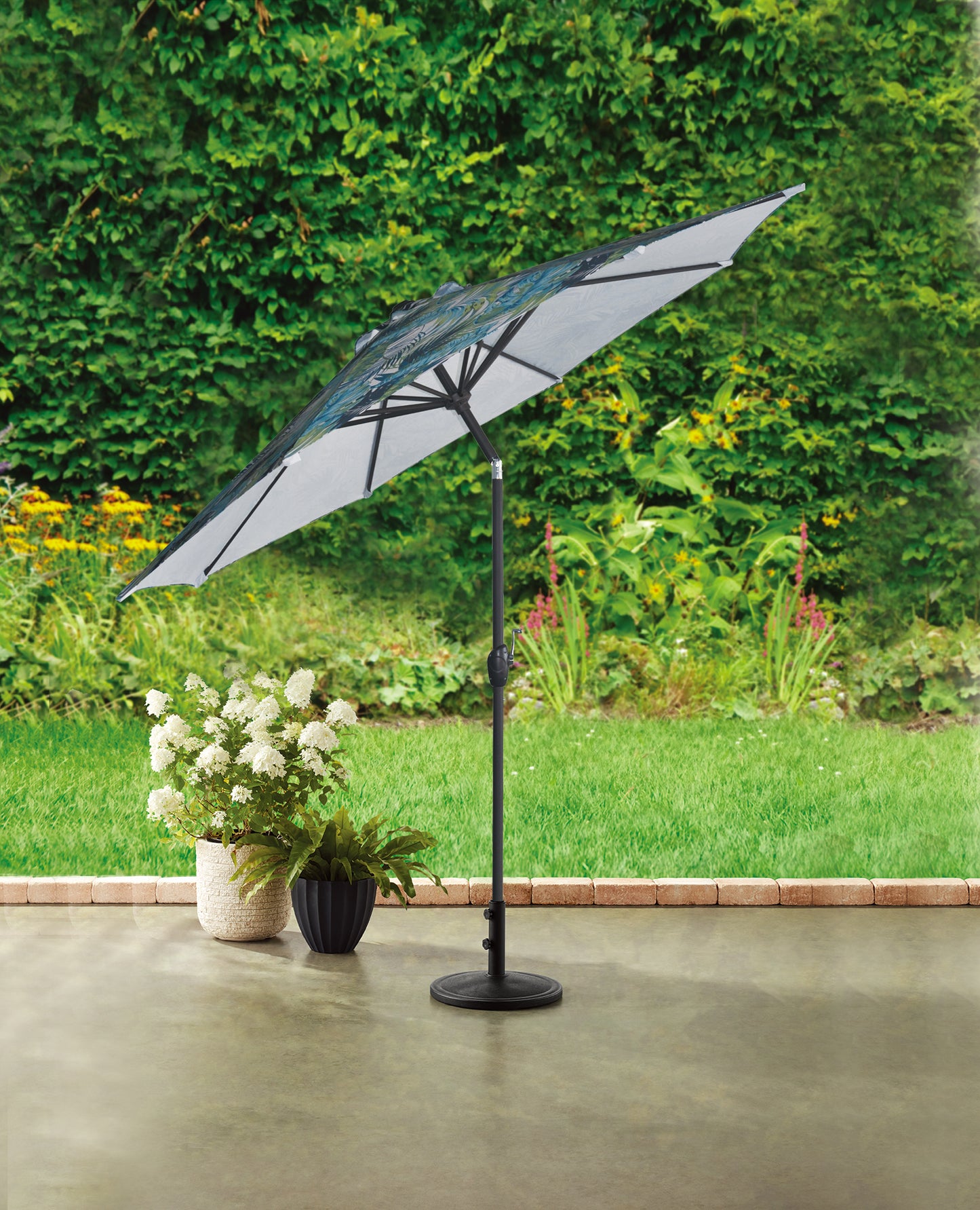 9' Outdoor Tilt Market Patio Umbrella