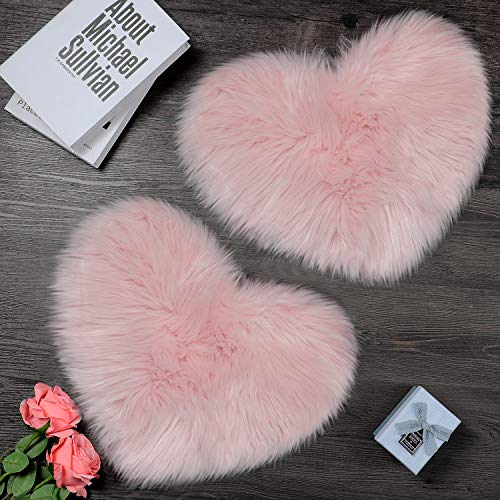 2 Pieces Fluffy Faux Sheepskin Area Rug Heart Shaped, 12 x 16 Inch