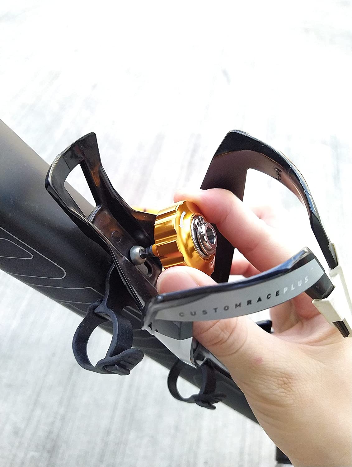 Black Stepless Bicycle Ratchet Mini Tool with Reversible Function. Multitool Repair Kit Road & Mountain Bikes