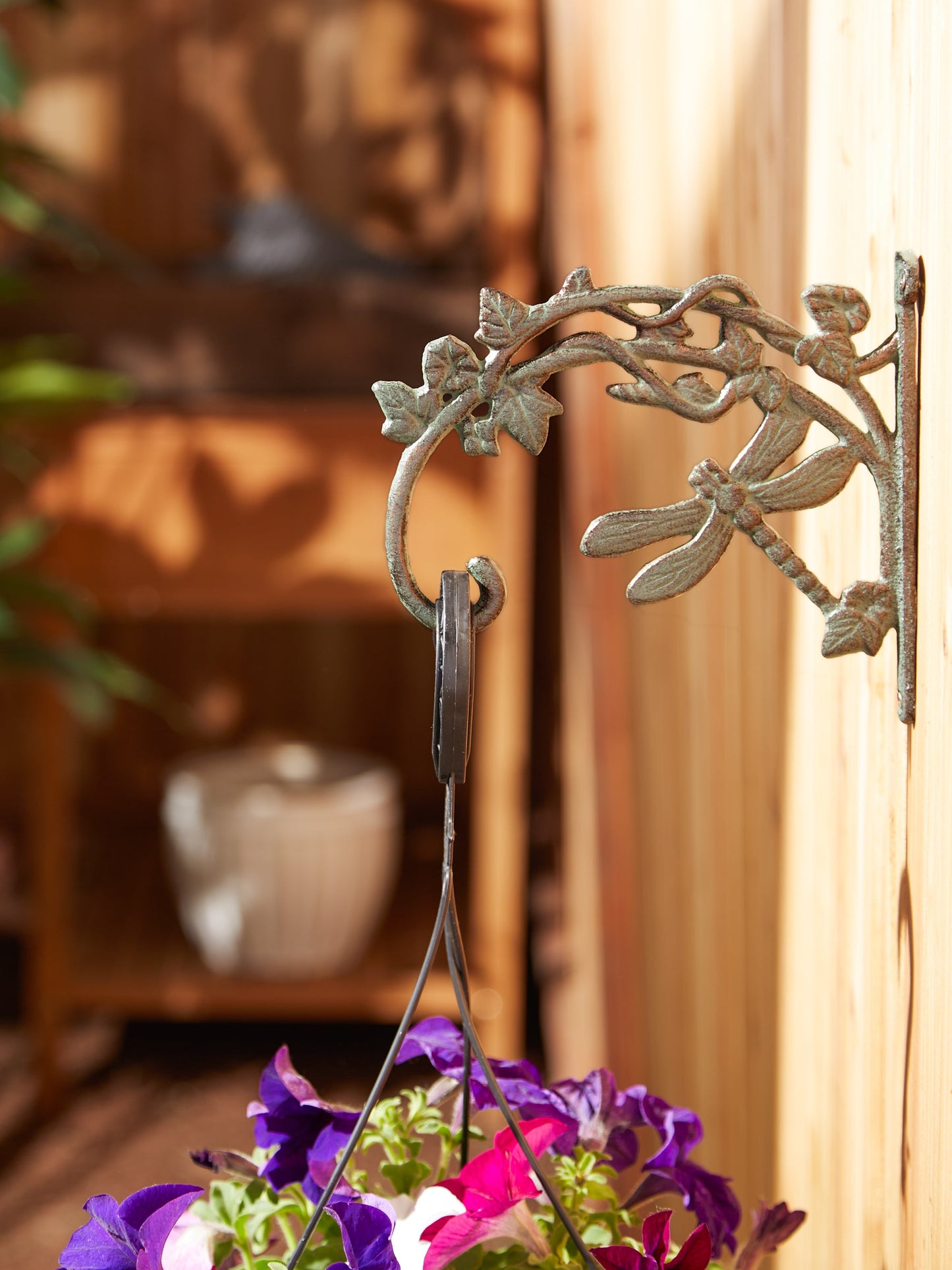 Dragonfly Cast Iron Planter Bracket